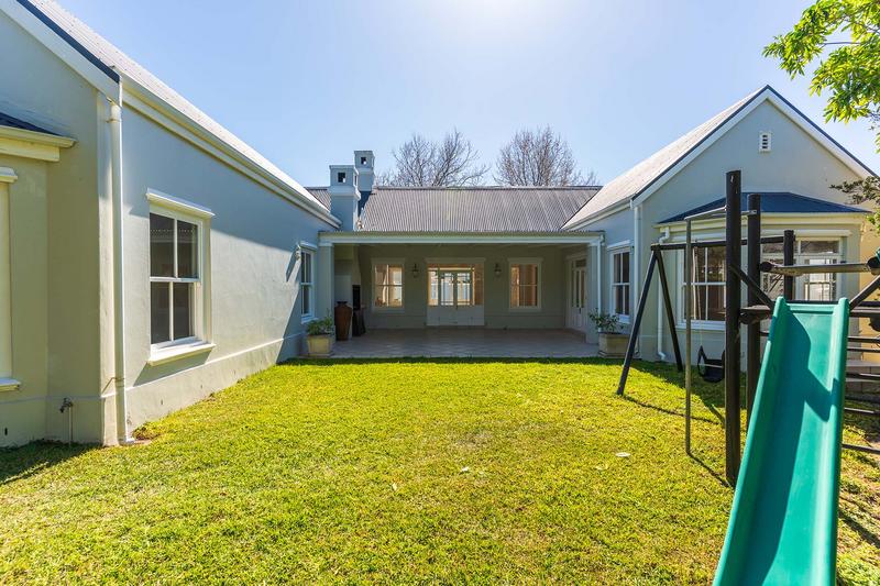 To Let 5 Bedroom Property for Rent in Steenberg Estate Western Cape